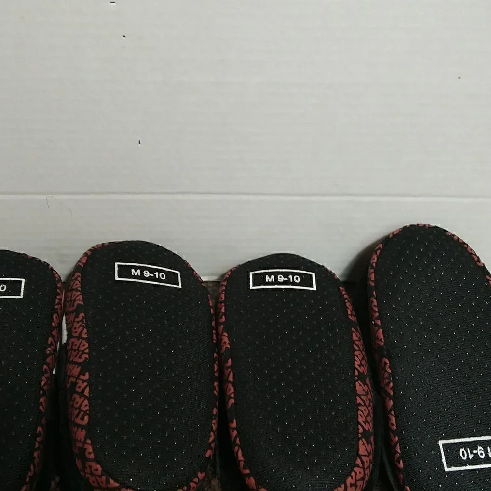 Unisex Disney Star Wars Slippers..NWT